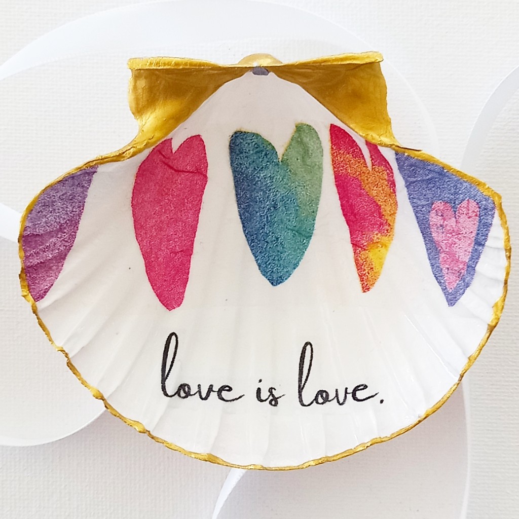 Bijoux Love is Love Decorated Shell Dish_1