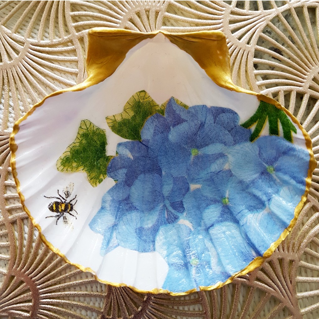 Bijoux Hydrangea Decorated Shell Dish _2
