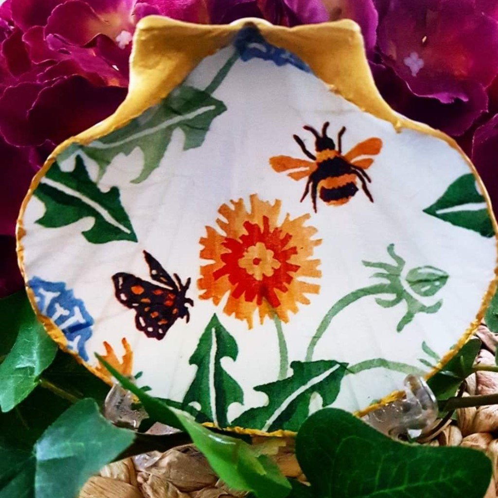 Bijoux Dande-bee Decorated Shell Dish_1