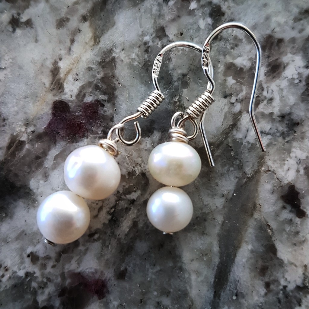 Bijoux Great Wave Decorated Tua Shell and Pearl Earring Set_2