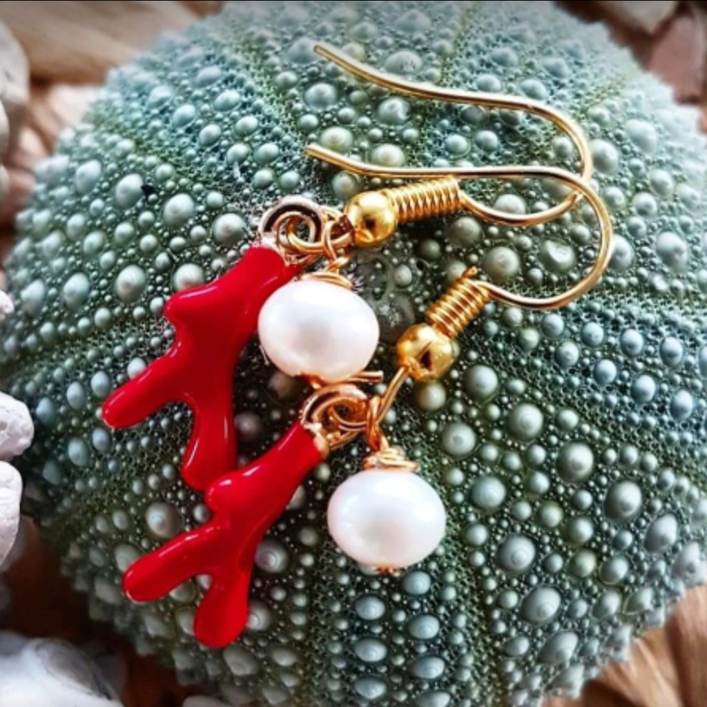Bijoux Coral Charm Pearl Earrings_1