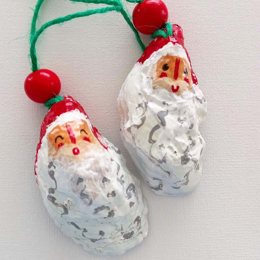 Bijoux Hand Painted Oyster Santa Ornament Set_2