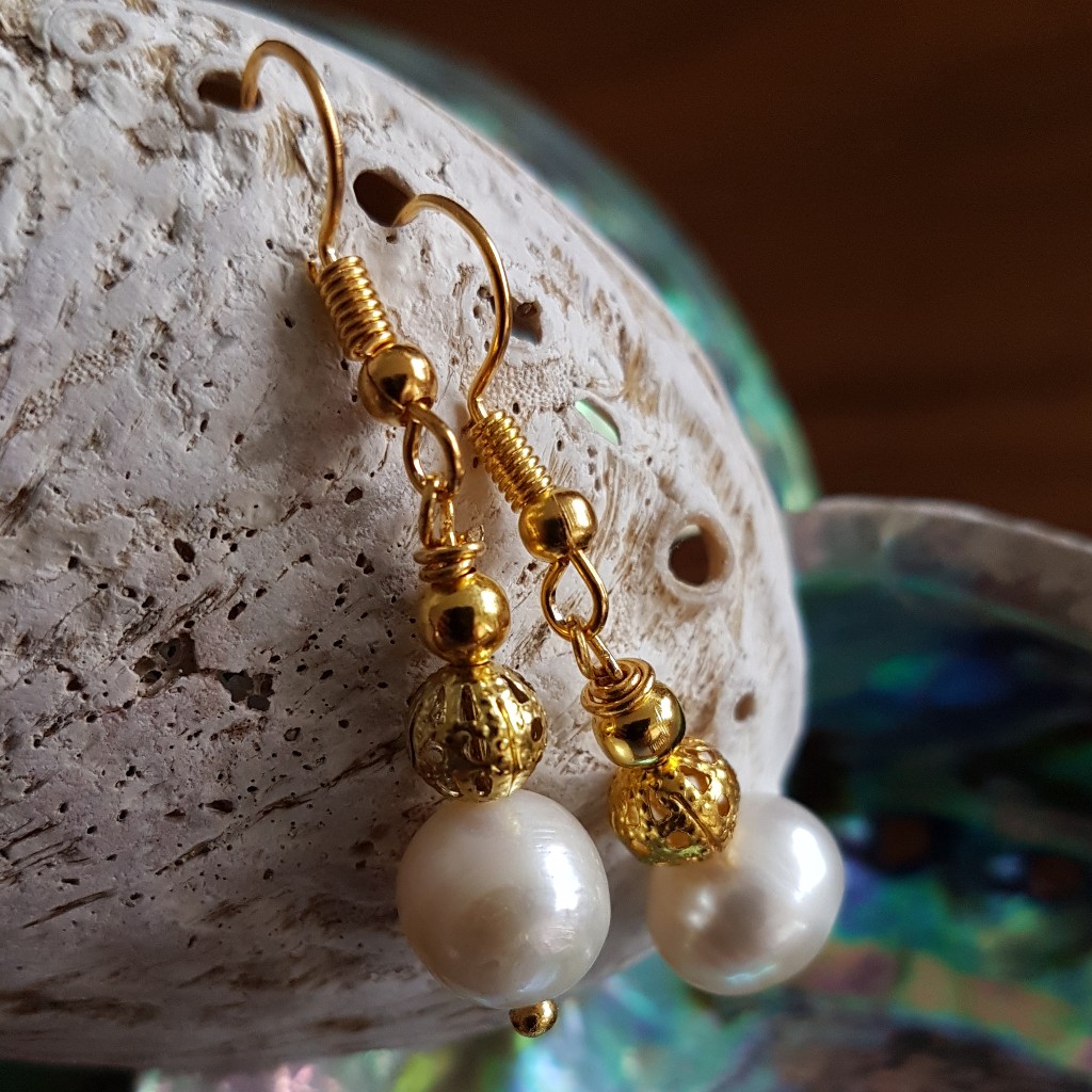 Bijoux Pearl And Golden Filigree Bead Earrings_1